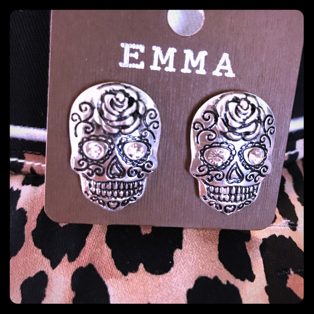 Brand new- Skull Earrings